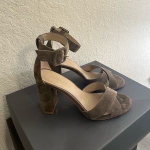 Gigi suede block heels by Ann Taylor sz 6 color olive